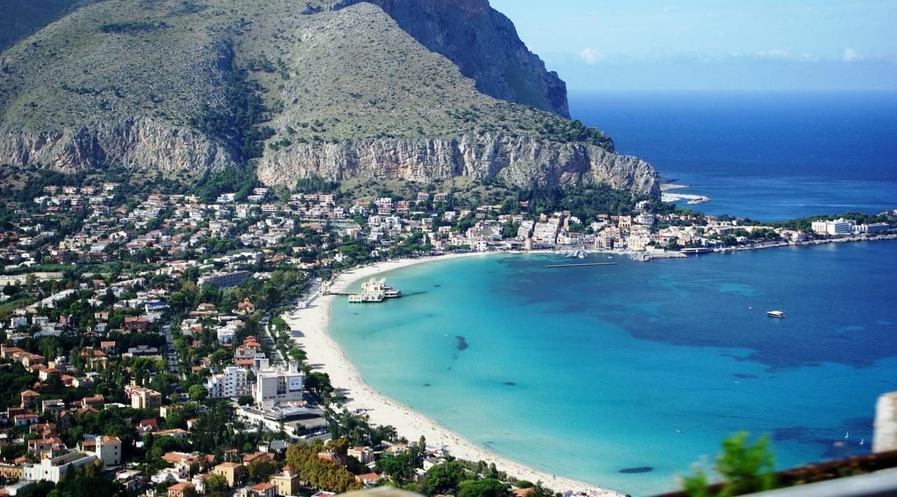 Mondello Suites Feels Like Home Extérieur photo